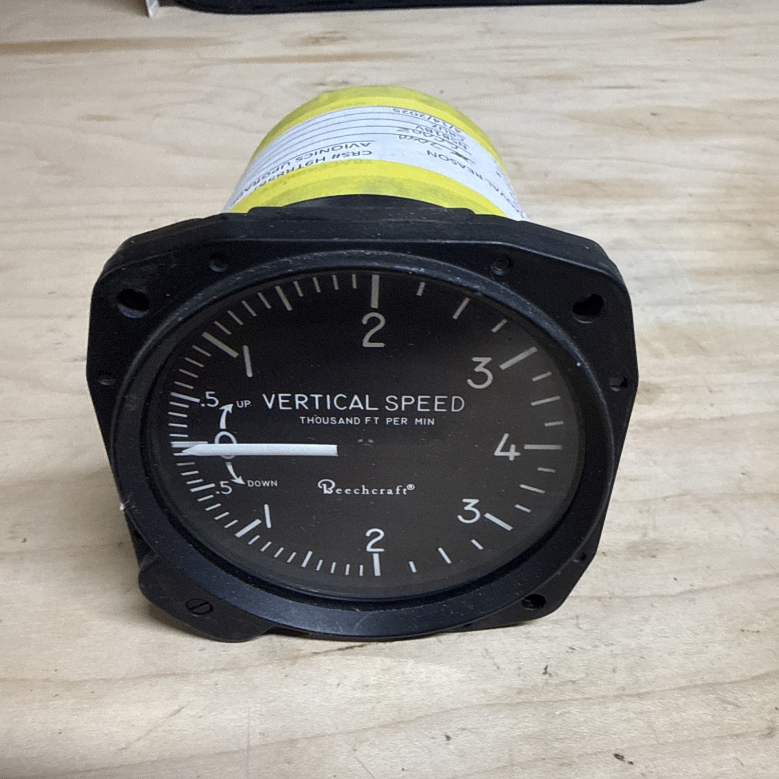 United Instruments 7040 Beechcraft Vertical Speed Indicator