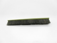 Wing Tip Sealing Brush -