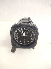METRIC BAROMETRIC ALTIMETER. P/N: 5940D