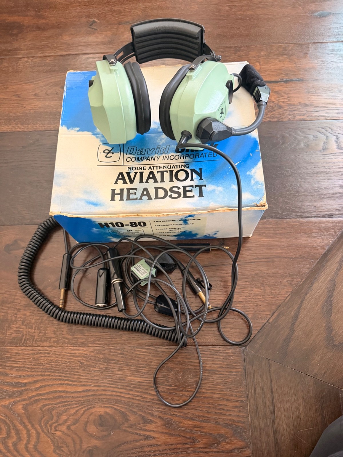 David Clark H10-80 Aviation Headset with M-4