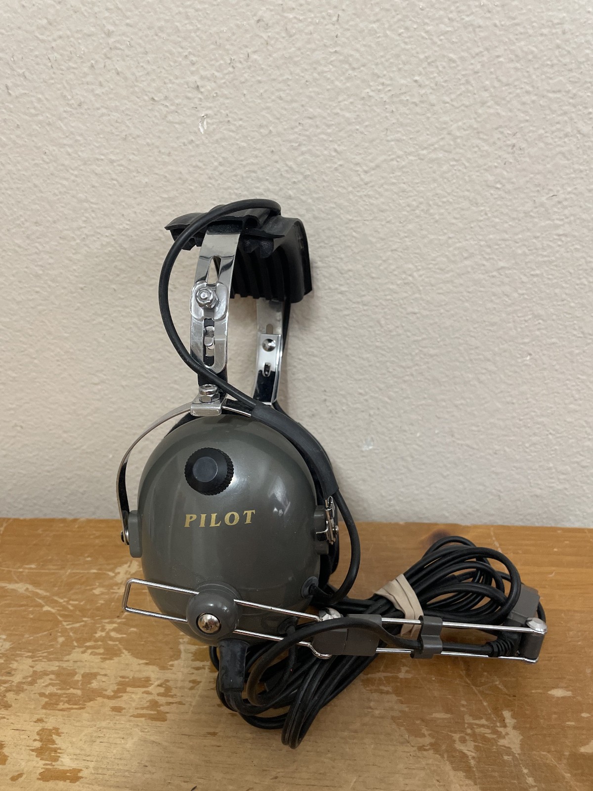 Pilot Avionics PA11-40 Aviation Headset Good condition.