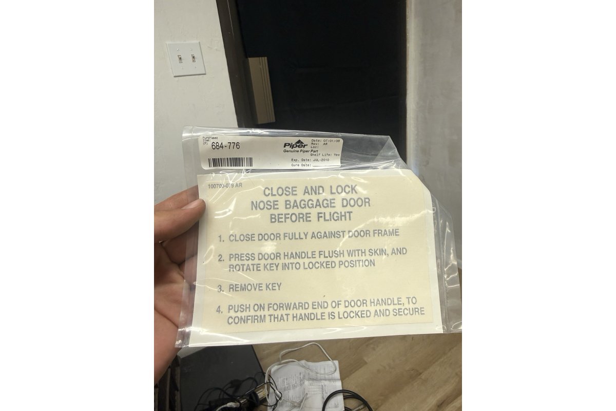 Piper NEW Nose Baggage Door Placard