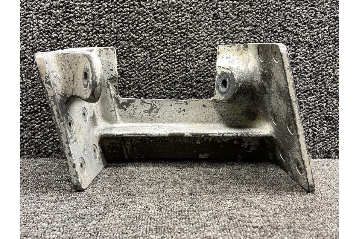 Cessna Aircraft Parts 0811903-1 (Casting#: 0811903) Cessna 310Q