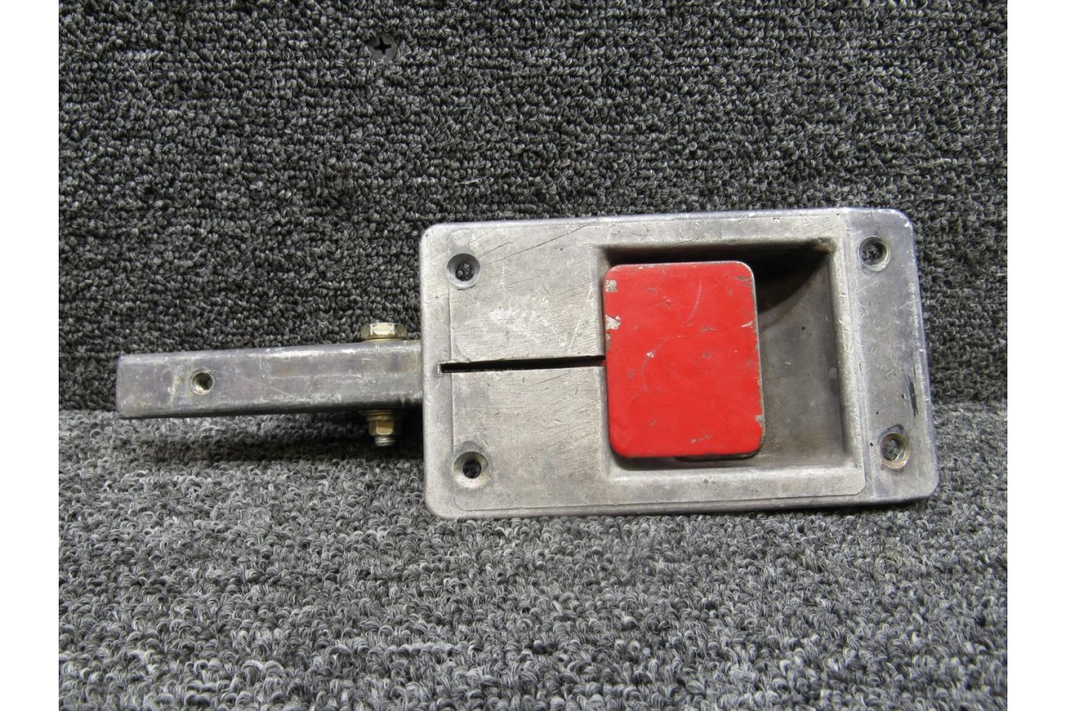 Cessna Aircraft Parts 5156021-1 Cessna 421C Crossfeed Shutoff