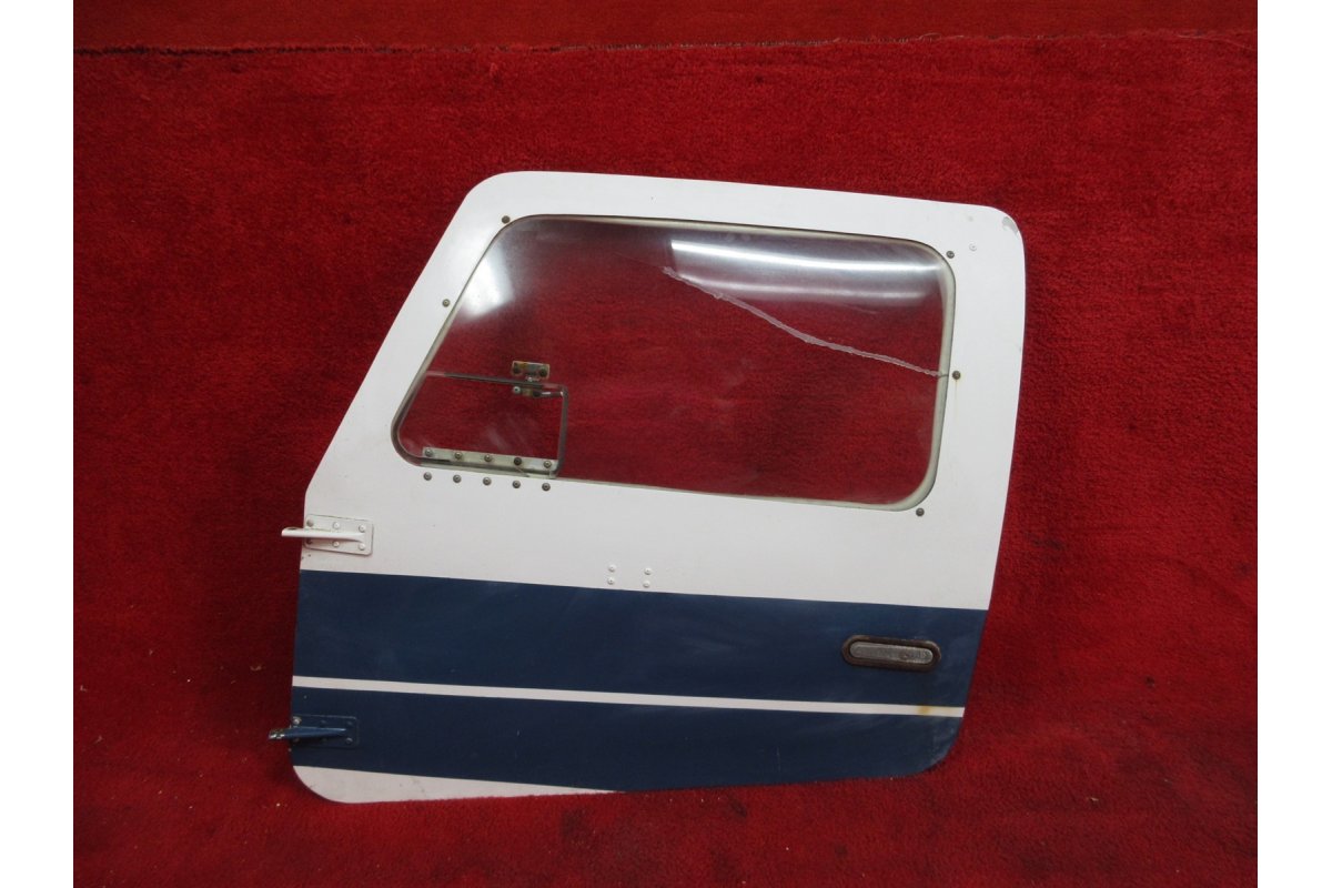Unbranded Beechcraft 76 Duchess LH Cabin