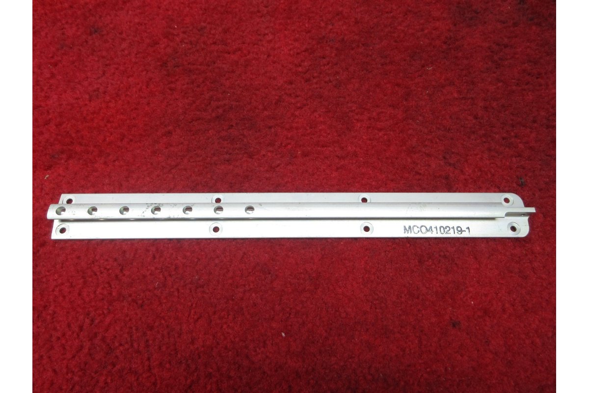 Mcfarlane Cessna 150 OUTBD Seat Rail