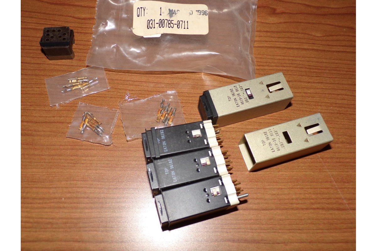 Bendix King Avionics 031-00785-0711 Kit (Extra Parts)