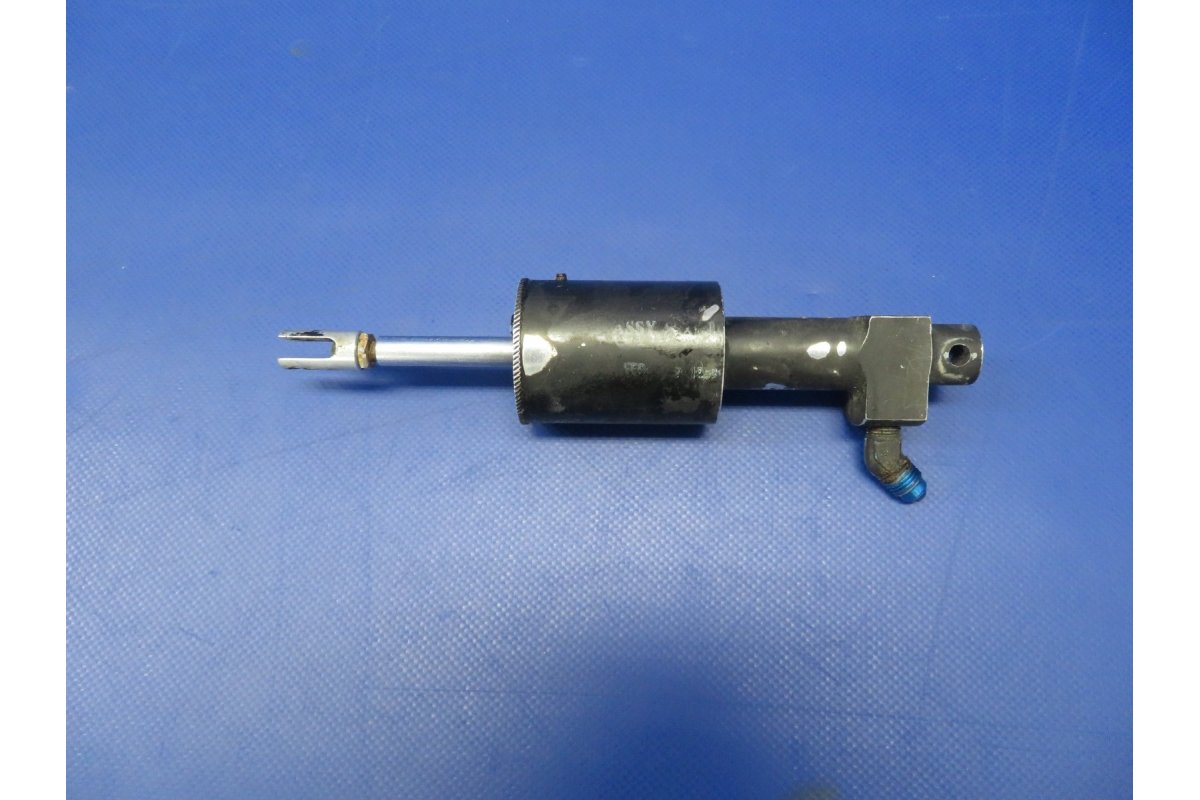 Cessna 310N Master Brake Cylinder P