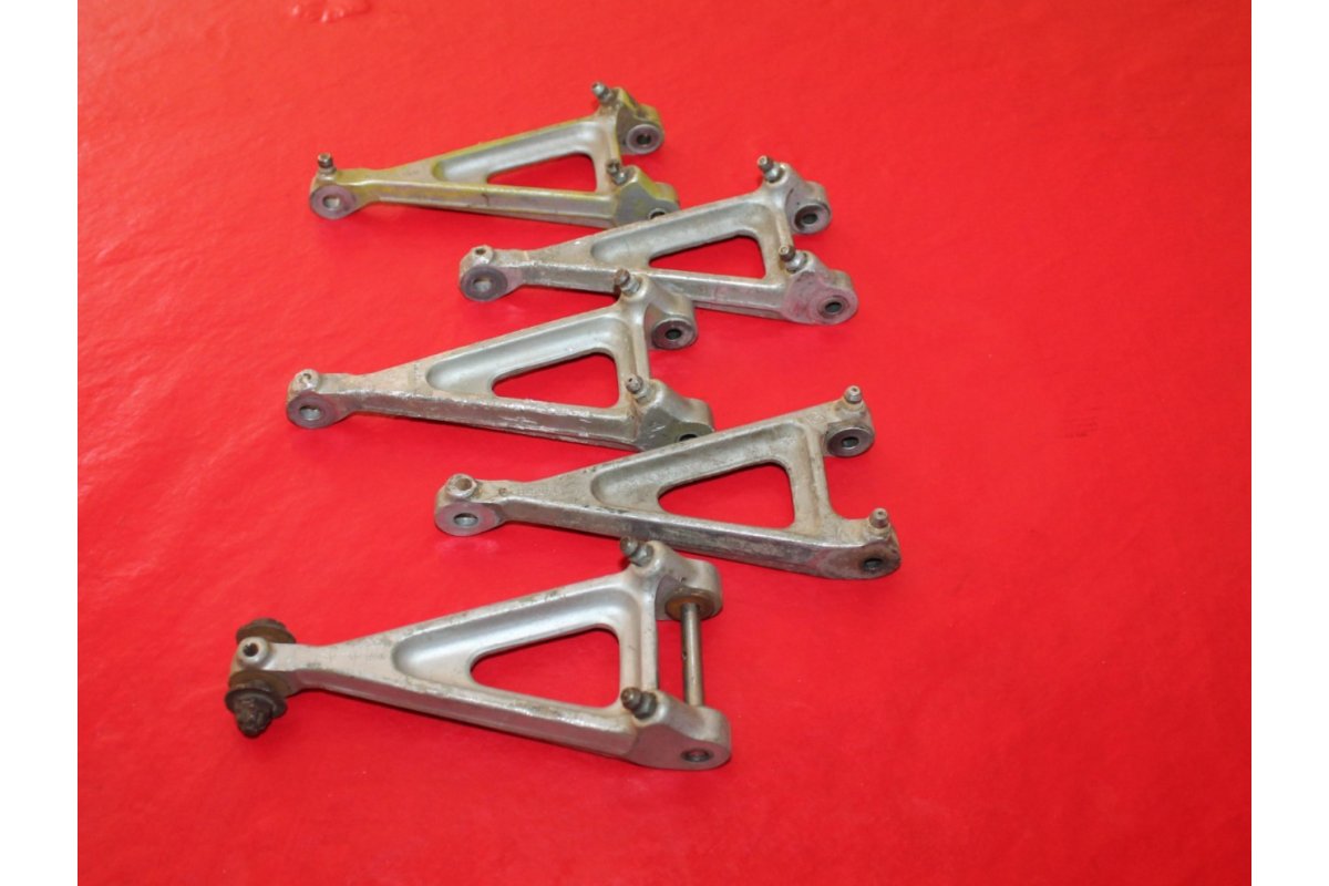 Beechcraft A35 Nose Gear Torque Knee