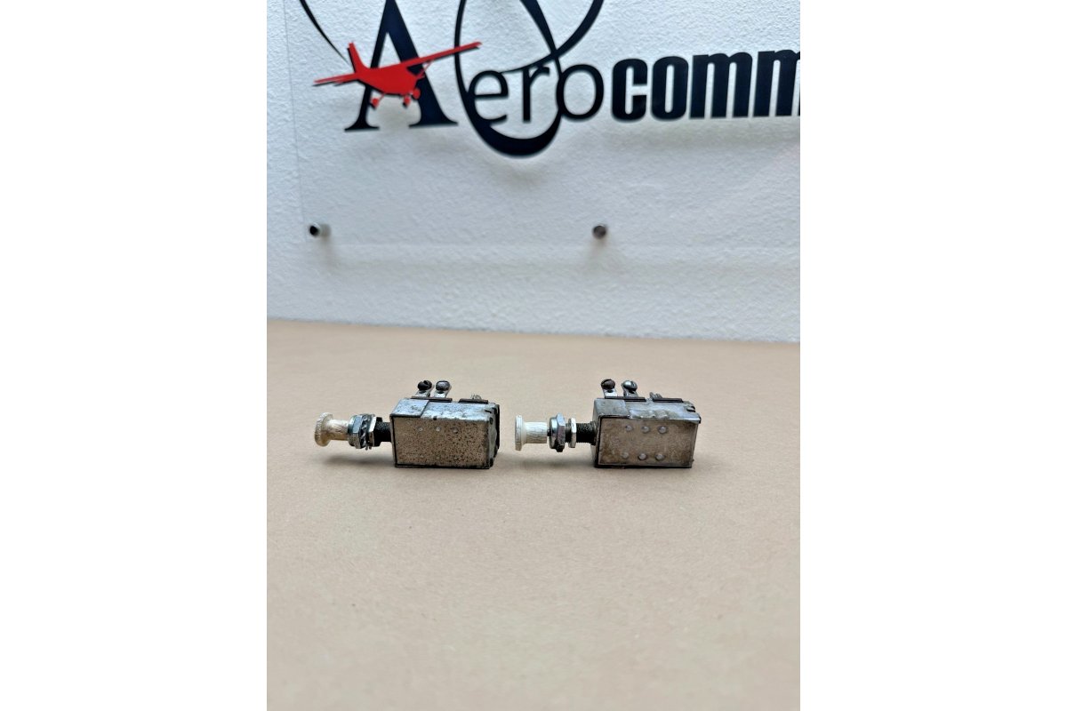 Cessna Cole Hersee Push-Pull Landing Light