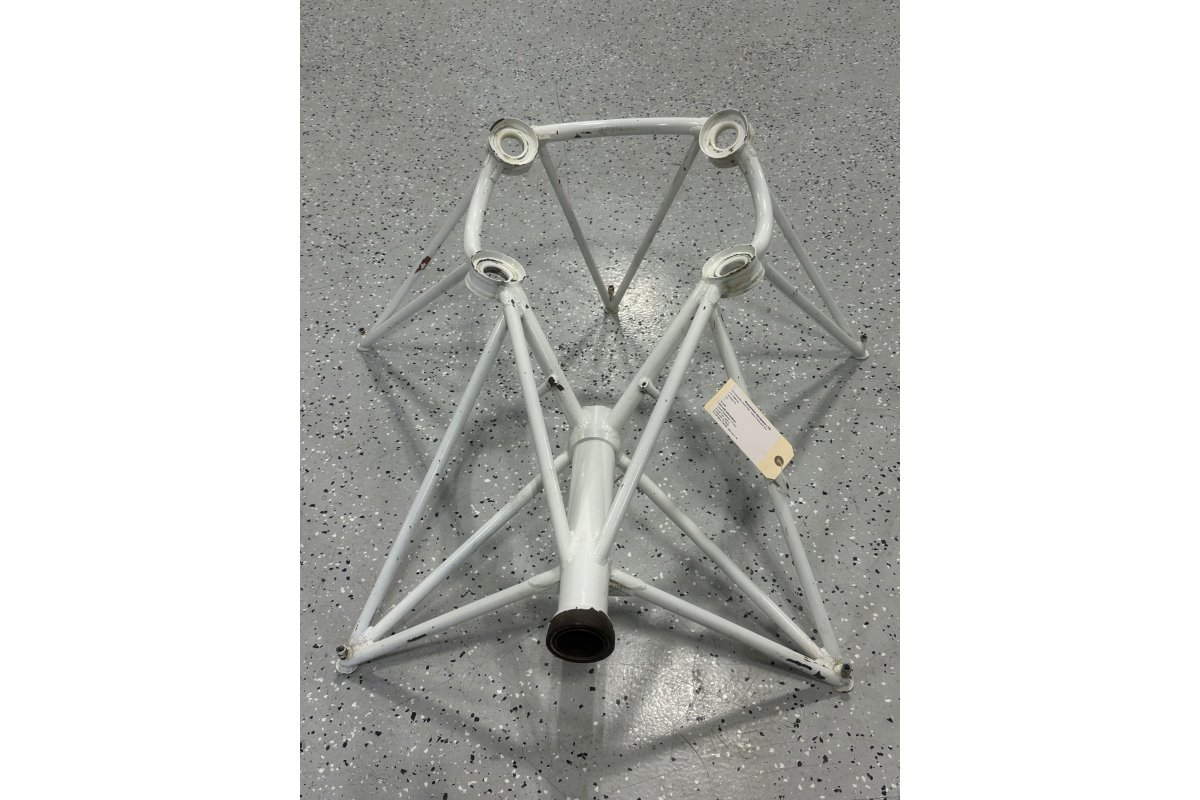 Piper PA 28-140 MOUNT ASSY -