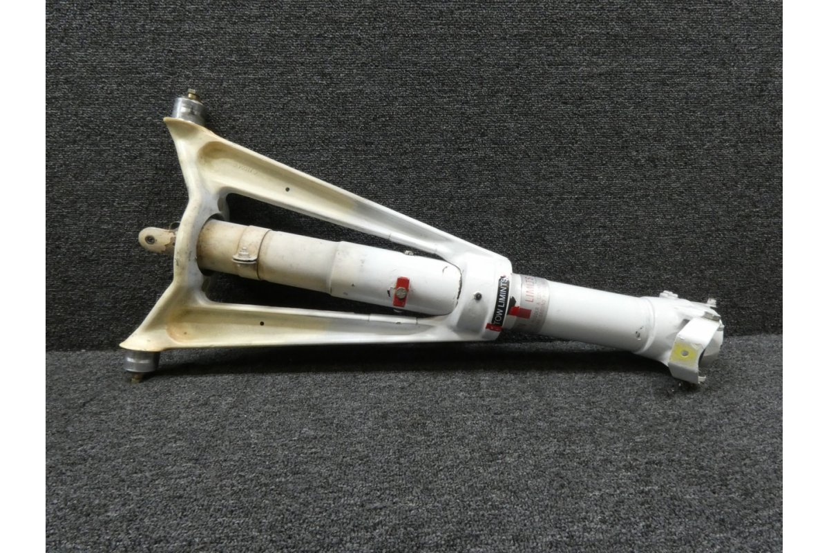 Cessna Aircraft Parts 5842000-212, 5842000-213 Cessna 421C Nose