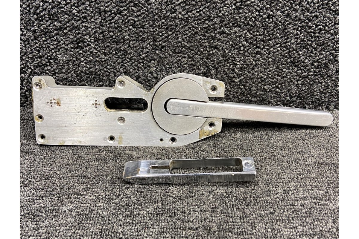 Cessna Aircraft Parts 0811529-2 Cessna 310Q Cabin Door