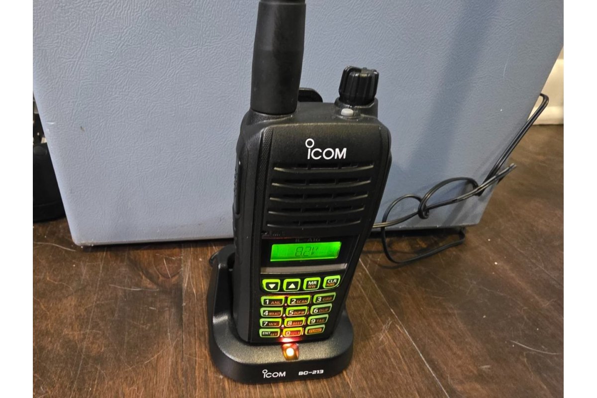 Icom IC-A16B w