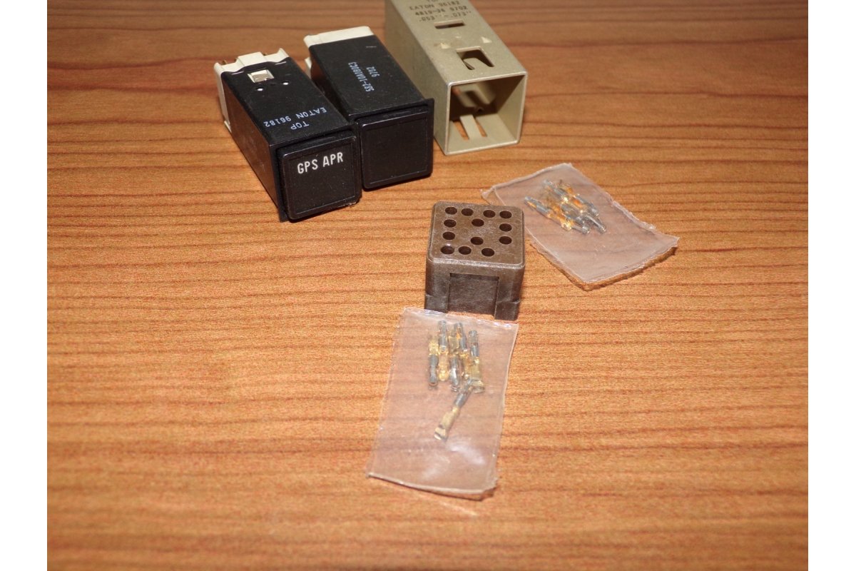 Bendix King Avionics 031-00785-0711 Kit (Extra Parts)