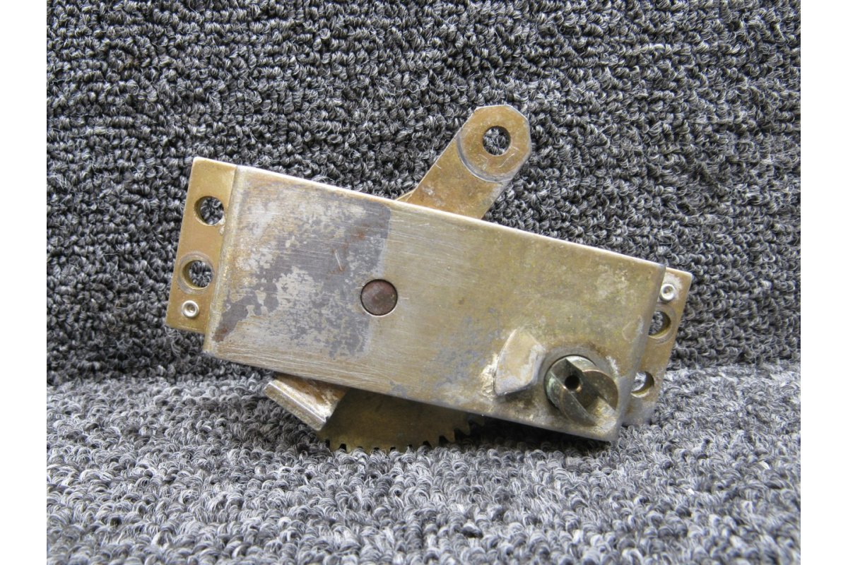 Cessna Aircraft Parts 1M2-15 Cessna 421C Fuel Selector