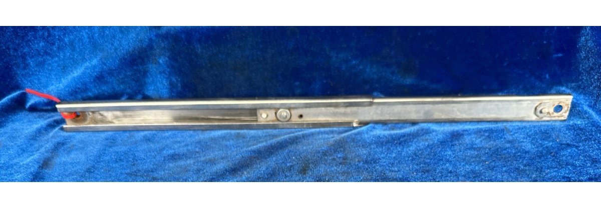 Piper PA 28-140 DOOR HOLDER ASSY