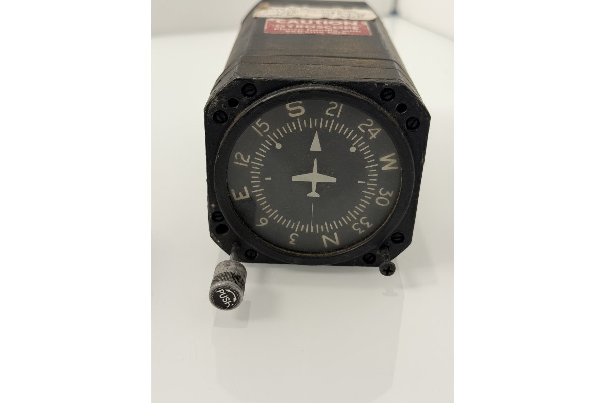 Cessna Directional Gyro Heading Indicator C661075-0104