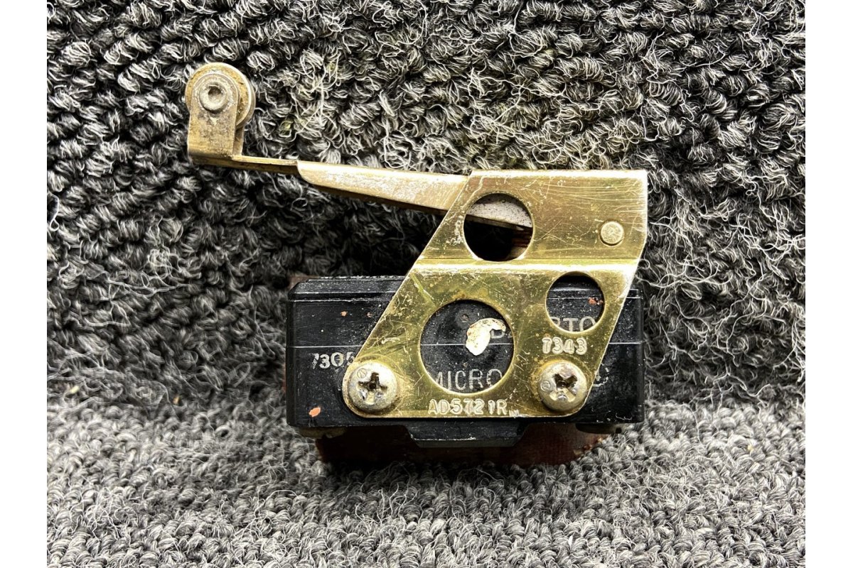 Cessna Aircraft Parts BZ7RT04 Cessna 310Q Nose Gear