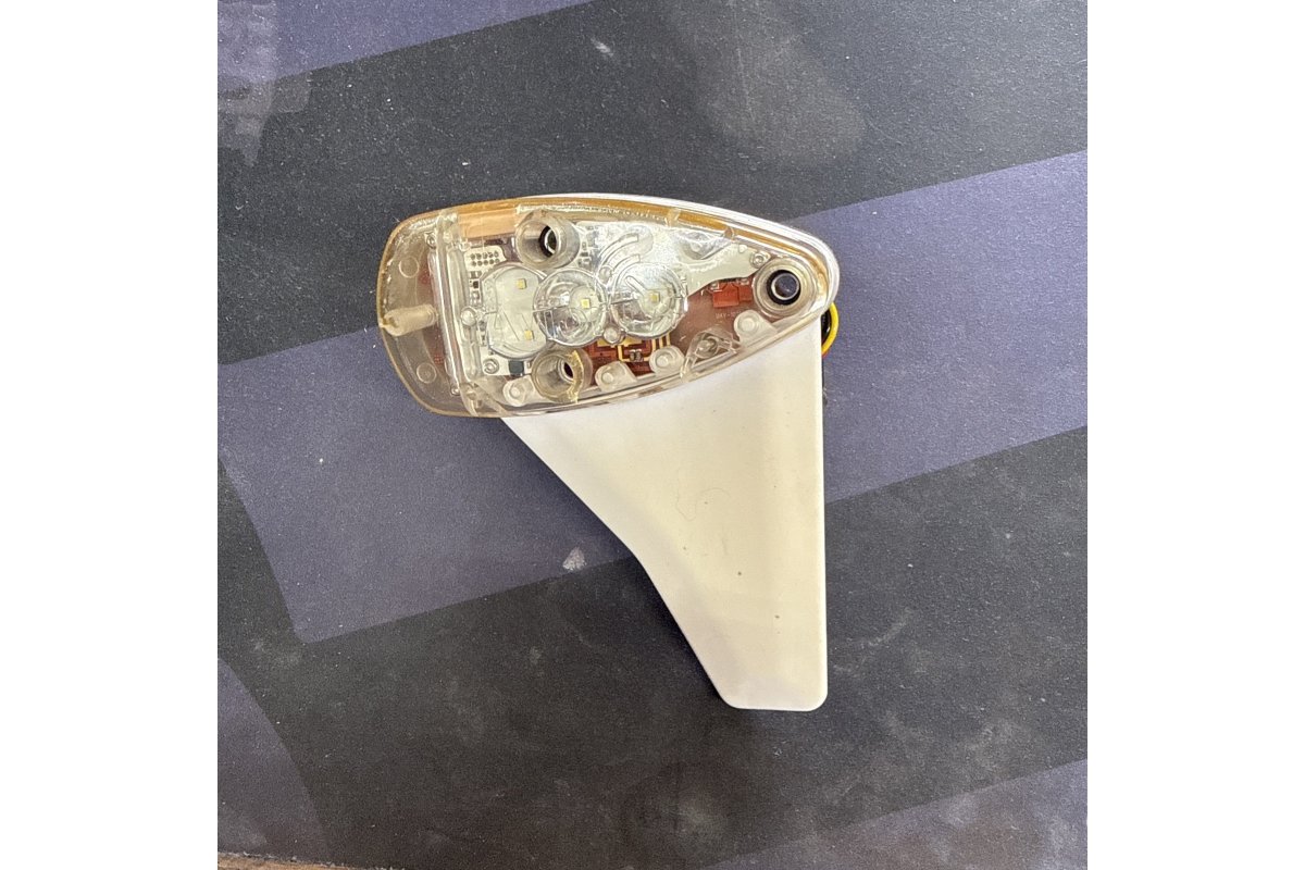 uAvionix SkyBeacon ADS-B Out, LED nav